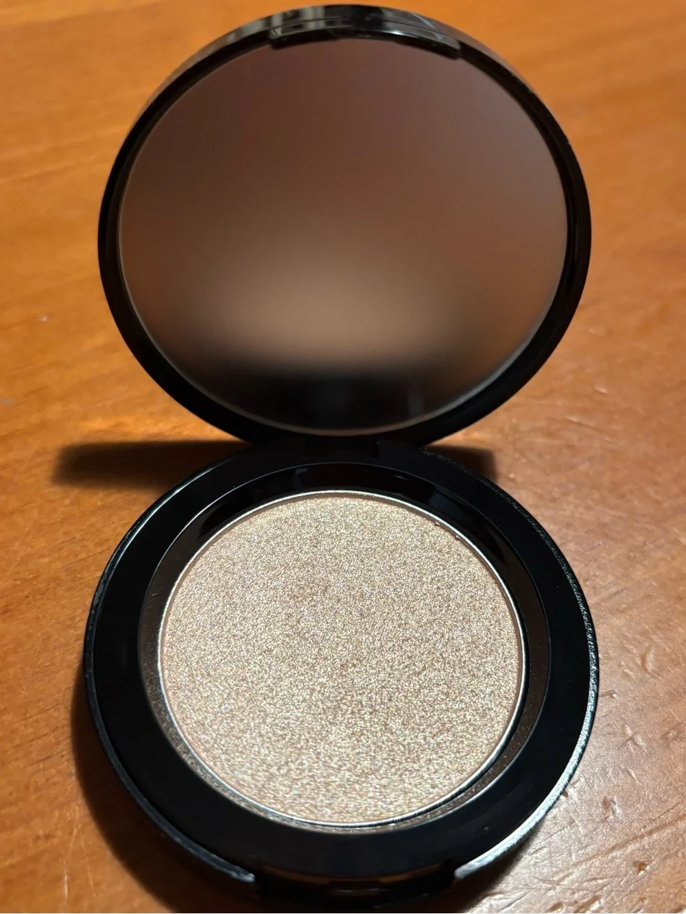 Laura Geller Easy Illuminating Powder Highlighter Champagne